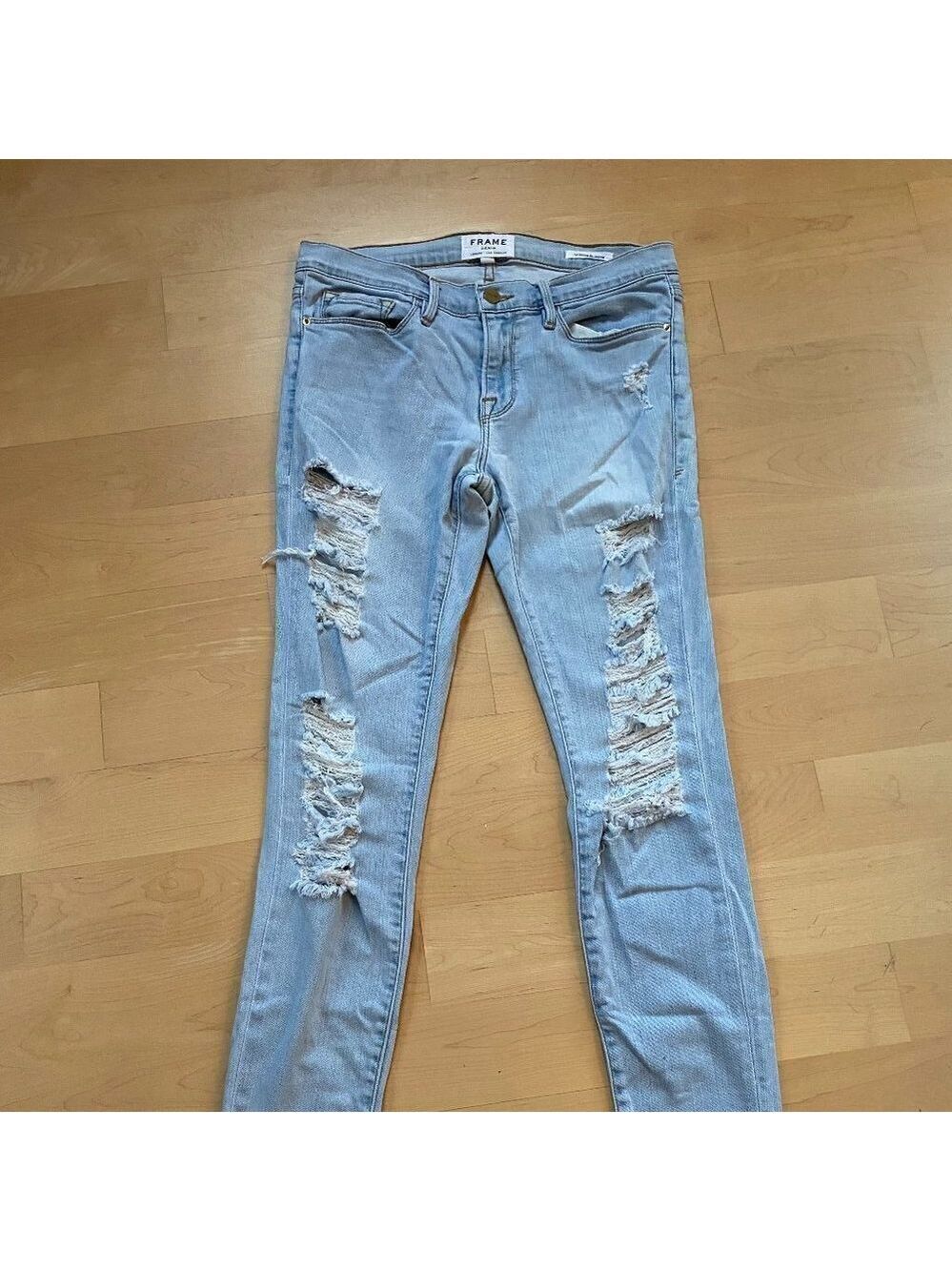 𝅺FRAME Blue "Le Skinny De Jeanne" Jeans Sz 29 Distressed Light Blue